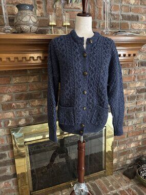 Callan Ireland Cable Knit Blue Bulky 100% Wool Blue Ladies Cardigan Size Medium